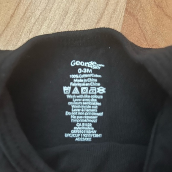 Halloween Onesie Bundle 🎃👻 - Picture 9 of 9